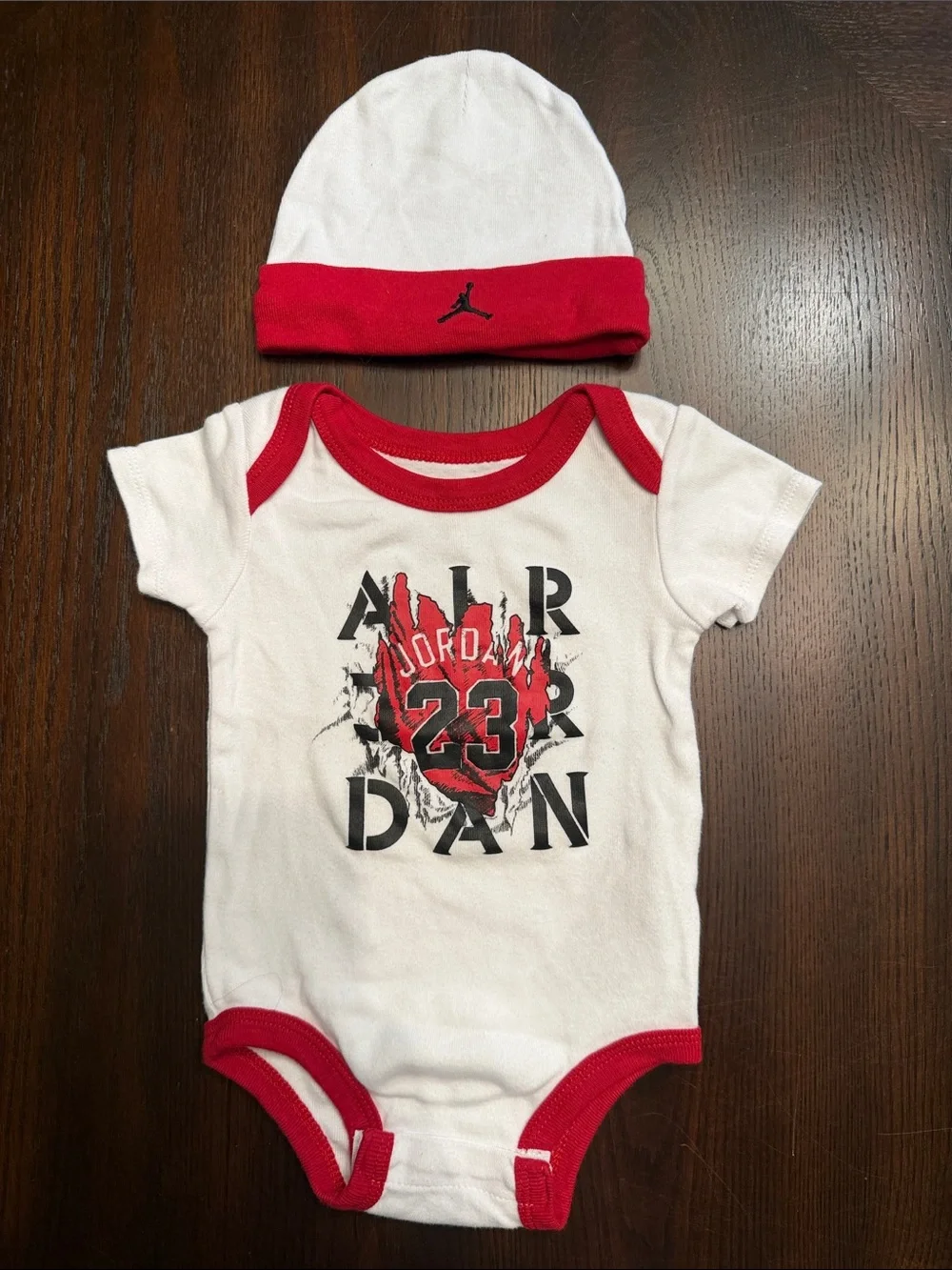 Jordan Baby Boys Jumpman Bodysuit & Hat 2 Piece Set White Red 6-12M